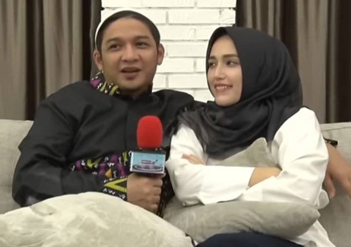 Pasha Ungu dan Kisah Cintanya dengan Adelia Wilhelmina